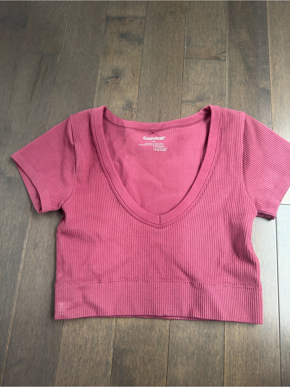 Garage Ribbed V-Neck Crop Top - Mauve Pink